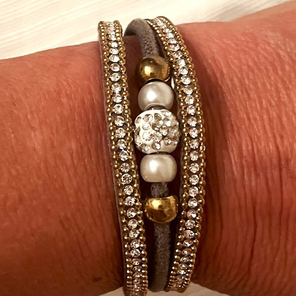 Grey leather and Rhinestone Bracelet